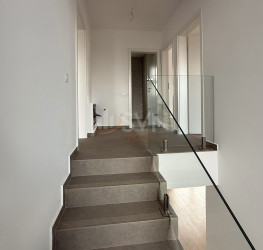 Casa, 4 camere, 128 mp Brasov/Centru