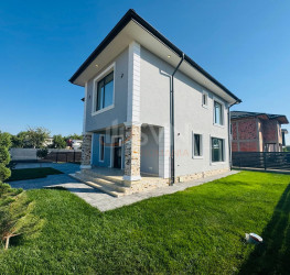 Casa, 4 camere, 135 mp Dambovita/Centru
