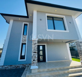 Casa, 4 camere, 135 mp Dambovita/Centru