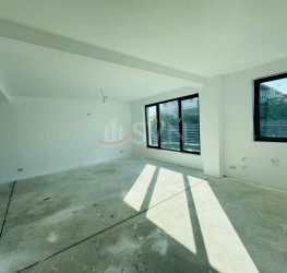 Casa, 4 camere, 135 mp Dambovita/Centru