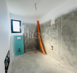 Casa, 4 camere, 135 mp Dambovita/Centru