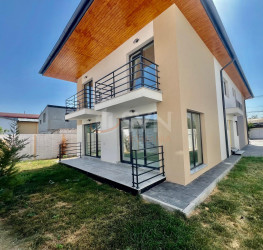 Casa, 4 camere, 140 mp Bucuresti/Straulesti