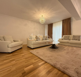 Casa, 4 camere, 140 mp Bucuresti/Bucurestii Noi