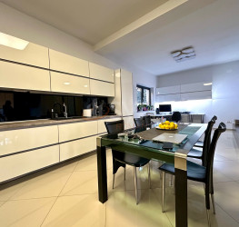 Casa, 4 camere, 140 mp Bucuresti/Colentina