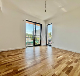 Casa, 4 camere, 140 mp Bucuresti/Straulesti