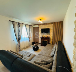 Casa, 4 camere, 160 mp Dambovita/Centru