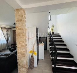 Casa, 4 camere, 160 mp Dambovita/Centru