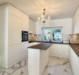 Casa, 4 camere, 166 mp Bucuresti/Iancu Nicolae