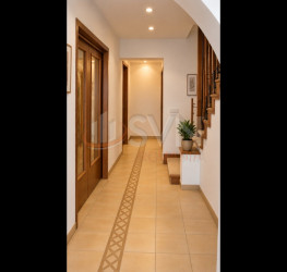 Casa, 4 camere, 190 mp Bucuresti/Iancu Nicolae