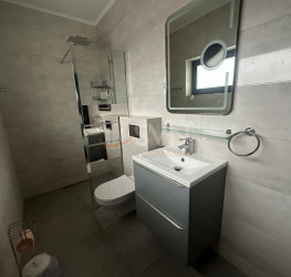 Casa, 4 camere, 200 mp Bucuresti/Prelungirea Ghencea