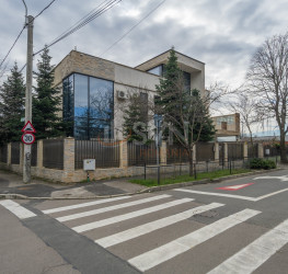 Casa, 4 camere, 202 mp Bucuresti/Baneasa