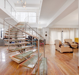 Casa, 4 camere, 202 mp Bucuresti/Baneasa