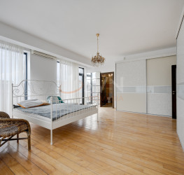 Casa, 4 camere, 202 mp Bucuresti/Baneasa