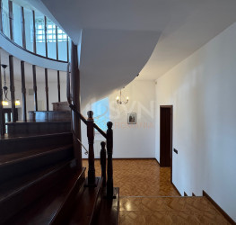 Casa, 4 camere, 232 mp Bucuresti/Colentina