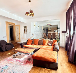 Casa, 4 camere, 243.77 mp Bucuresti/Iancu Nicolae