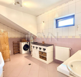 Casa, 4 camere, 243.77 mp Bucuresti/Iancu Nicolae