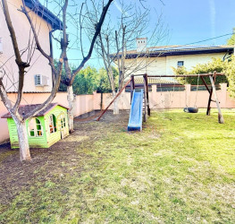 Casa, 4 camere, 243.77 mp Bucuresti/Iancu Nicolae