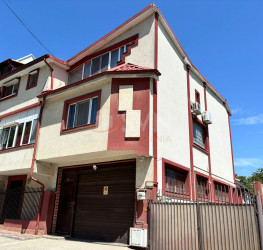 Casa, 4 camere, 300 mp Bucuresti/Aviatiei