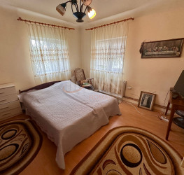 Casa, 4 camere, 72 mp Bucuresti/Colentina