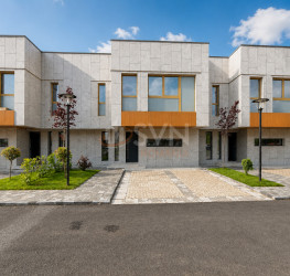 Casa, 4 camere in FIRST ESTATES VILLAS Bucuresti/Pipera