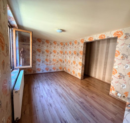 Casa, 4 rooms, 100 mp Bucuresti/Cotroceni