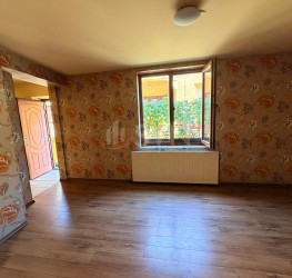 Casa, 4 rooms, 100 mp Bucuresti/Cotroceni