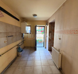 Casa, 4 rooms, 100 mp Bucuresti/Cotroceni