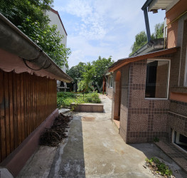 Casa, 4 rooms, 102 mp Bucuresti/Lacul Tei