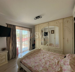Casa, 4 rooms, 113 mp Bucuresti/Sisesti