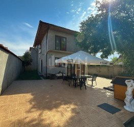 Casa, 4 rooms, 113 mp Bucuresti/Sisesti