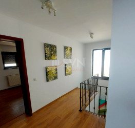 Casa, 4 rooms, 114.4 mp Dambovita/Centru