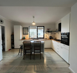 Casa, 4 rooms, 118 mp Dambovita/Centru