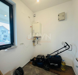 Casa, 4 rooms, 124 mp Dambovita/Centru
