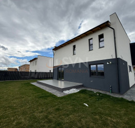 Casa, 4 rooms, 128 mp Brasov/Centru