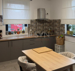 Casa, 4 rooms, 130 mp Bucuresti/Bucurestii Noi