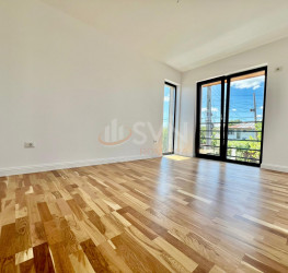 Casa, 4 rooms, 140 mp Bucuresti/Straulesti