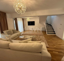 Casa, 4 rooms, 140 mp Bucuresti/Bucurestii Noi