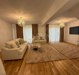 Casa, 4 rooms, 140 mp Bucuresti/Bucurestii Noi
