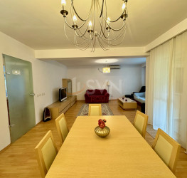 Casa, 4 rooms, 140 mp Bucuresti/Pipera