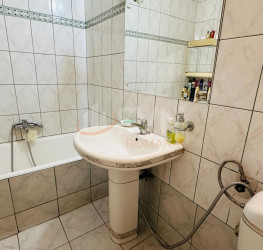 Casa, 4 rooms, 140 mp Bucuresti/Progresul