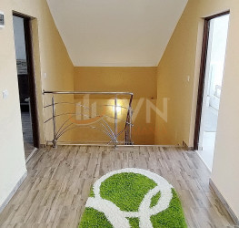 Casa, 4 rooms, 160 mp Brasov/Centru