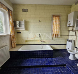 Casa, 4 rooms, 175 mp Brasov/Centru
