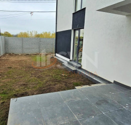 Casa, 4 rooms, 176 mp Bucuresti/Giulesti