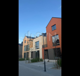 Casa, 4 rooms, 176 mp Bucuresti/Bucurestii Noi