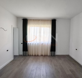 Casa, 4 rooms, 180 mp Brasov/Centru