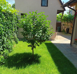 Casa, 4 rooms, 180 mp Bucuresti/Giulesti