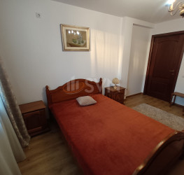 Casa, 4 rooms, 180 mp Bucuresti/Giulesti