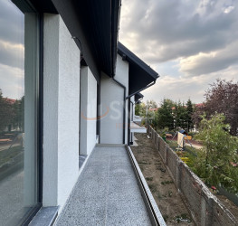 Casa, 4 rooms, 182.79 mp Bucuresti/Jiului