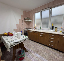 Casa, 4 rooms, 184 mp Bucuresti/Pipera