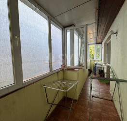 Casa, 4 rooms, 184 mp Bucuresti/Pipera